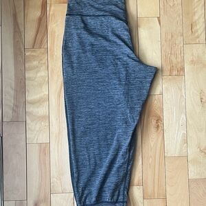 Lululemon Athletica Gray Capris// Lululemon Base Pace High-Rise Crop 23"